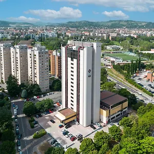 Western Tower מלון