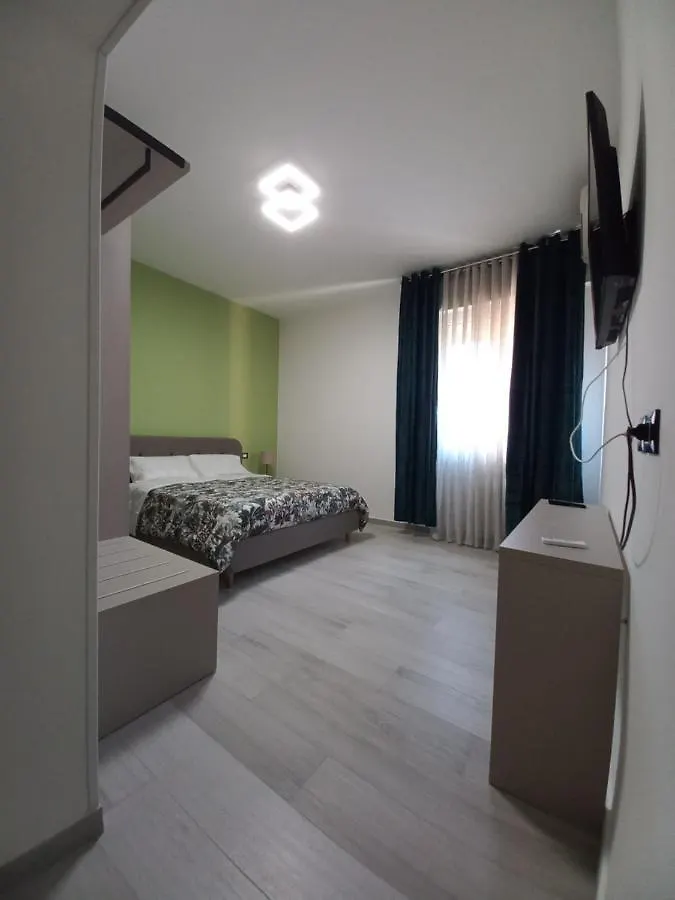 L.Ady Home Bologna Guest house