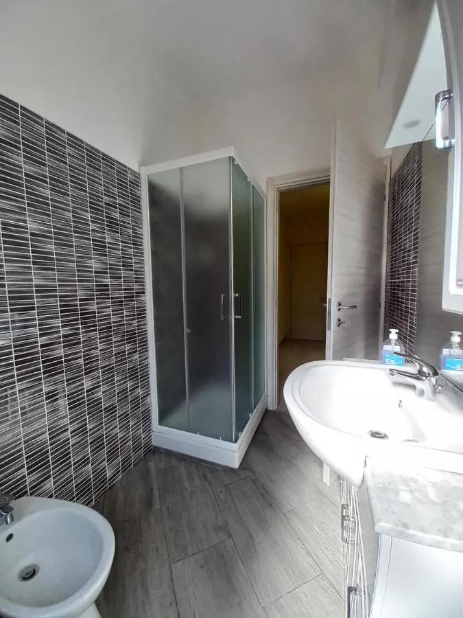 L.Ady Home Bologna Guest house
